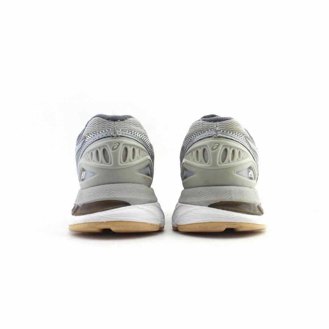 ASICS GEL NIMBUS 20 performance running shoe photos
