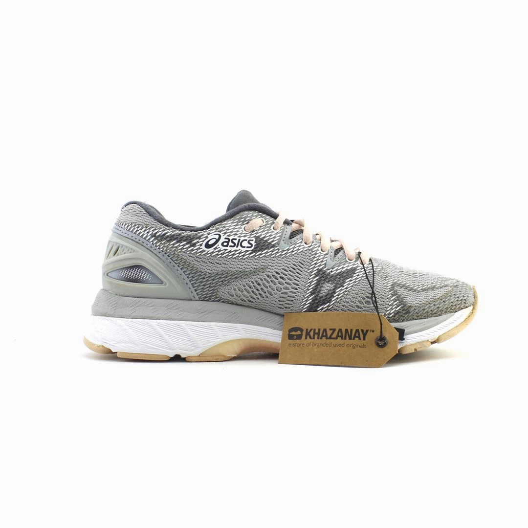 ASICS GEL NIMBUS 20 performance running shoe photos