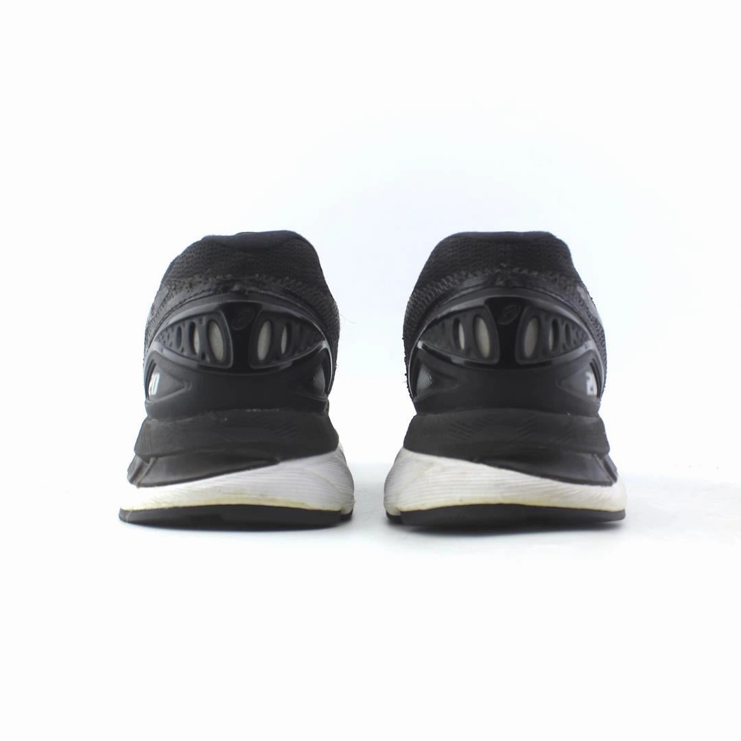 ASICS GEL-NIMBUS 20 sporty Asics footwear images