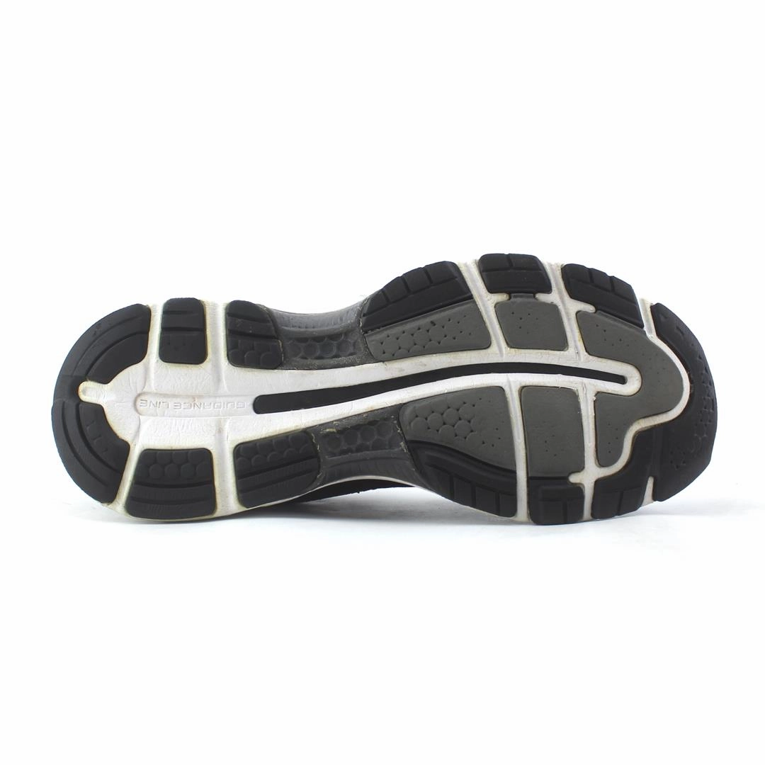 ASICS GEL-NIMBUS 20 sporty Asics footwear images