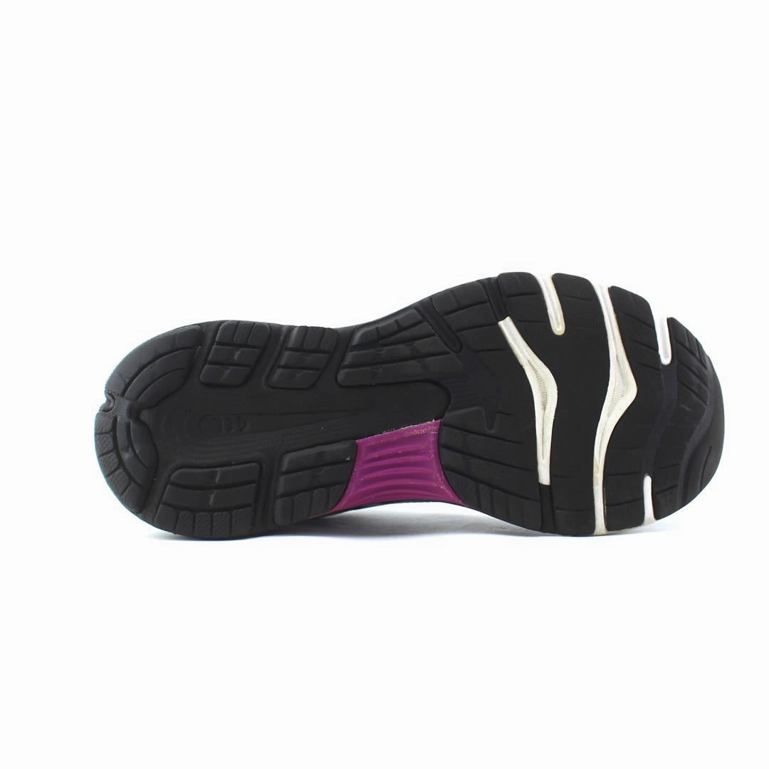 ASICS GEL-NIMBUS 21 sporty Asics footwear images