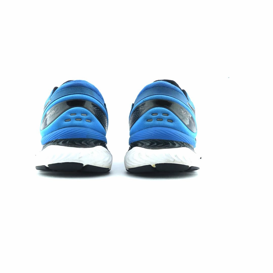 ASICS GEL NIMBUS 22 lightweight athletic shoe visuals