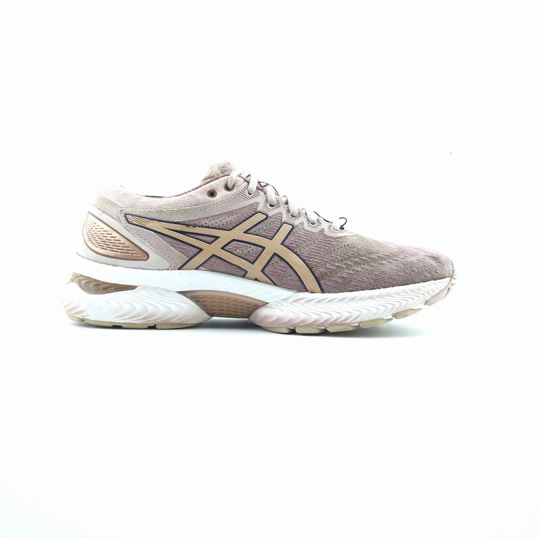 ASICS GEL-NIMBUS 22 performance running shoe photos
