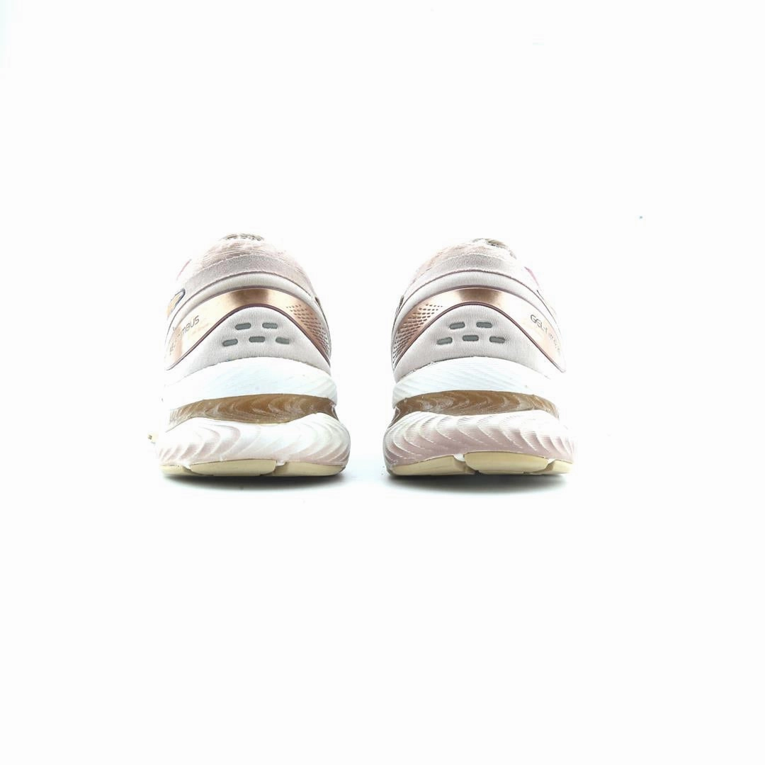 ASICS GEL-NIMBUS 22 performance running shoe photos