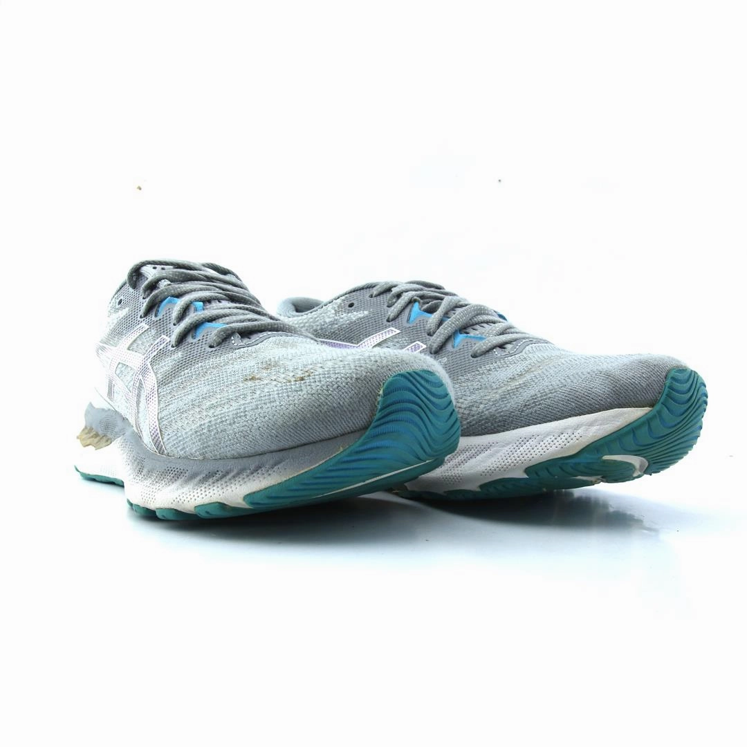 ASICS GEL-NIMBUS 23 performance running shoe photos
