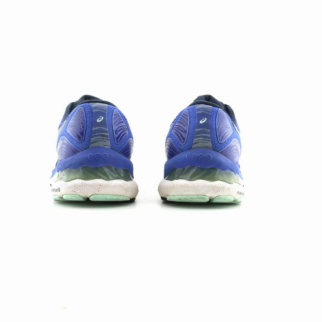 ASICS GEL NIMBUS 23 sporty Asics footwear images