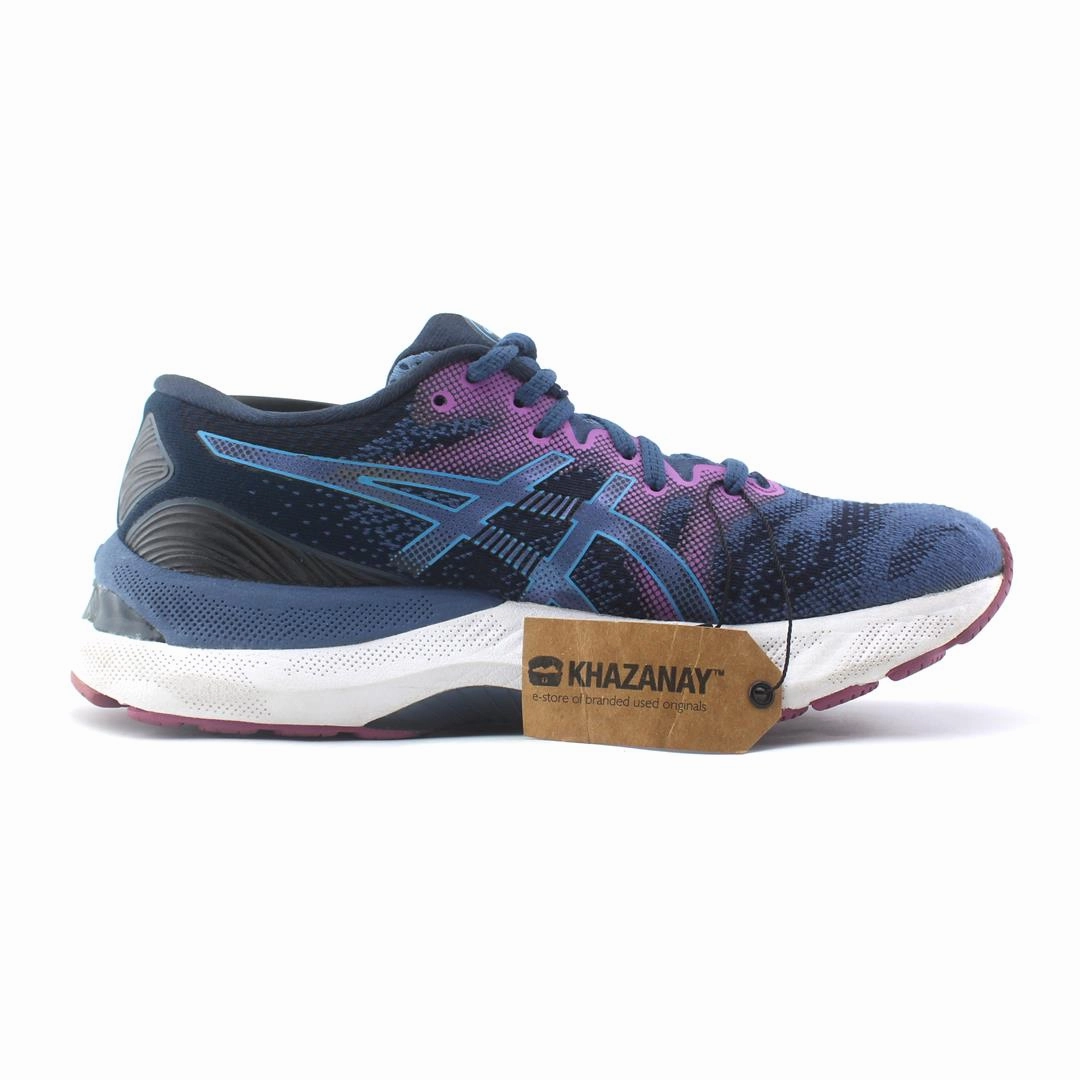 ASICS GEL-NIMBUS 23 sporty Asics footwear images