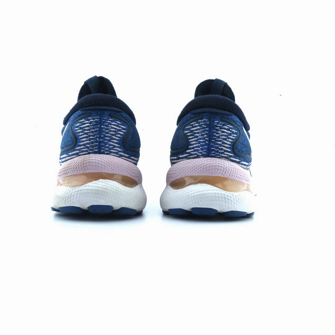 ASICS GEL NIMBUS 24 lightweight athletic shoe visuals