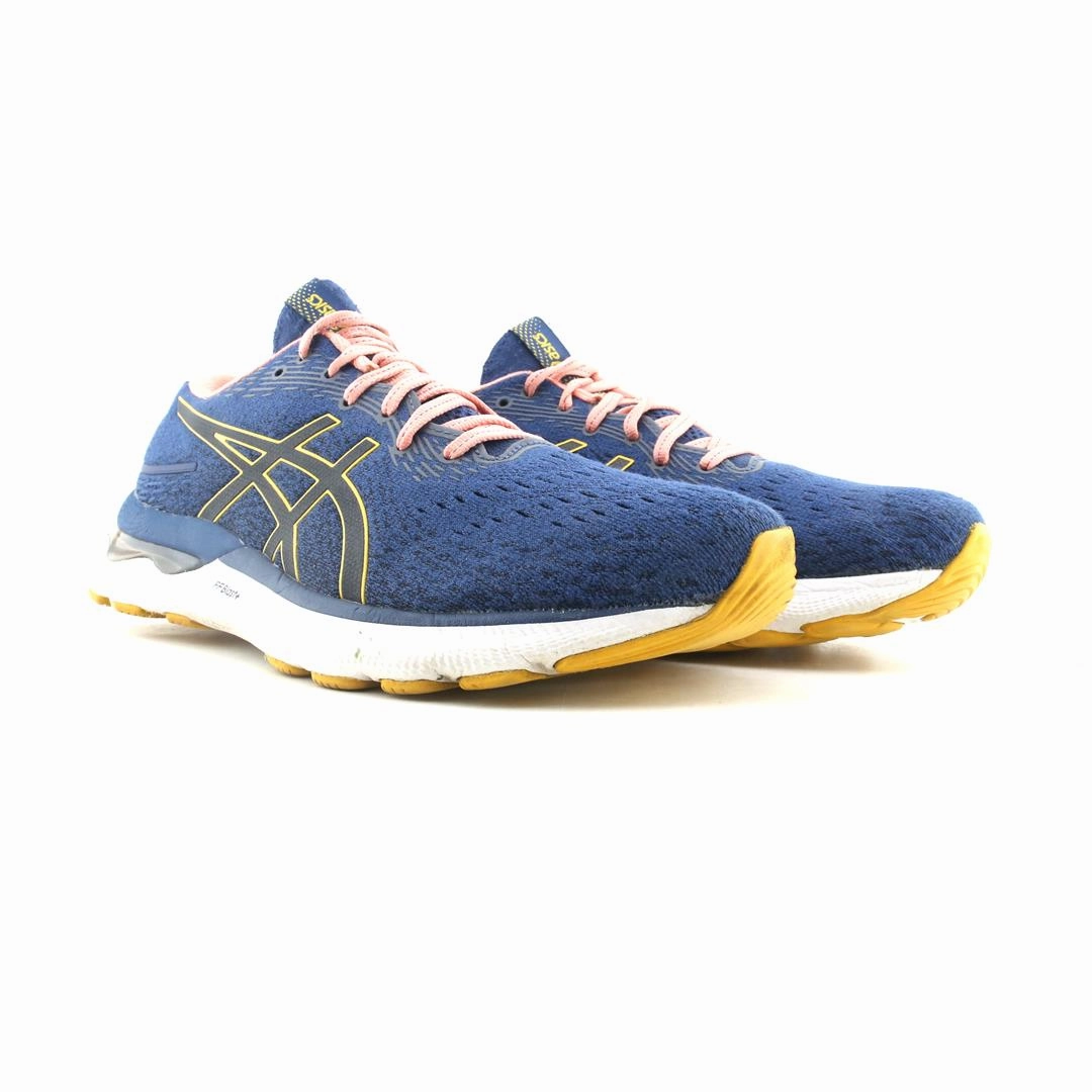 ASICS GEL NIMBUS 24 lightweight athletic shoe visuals
