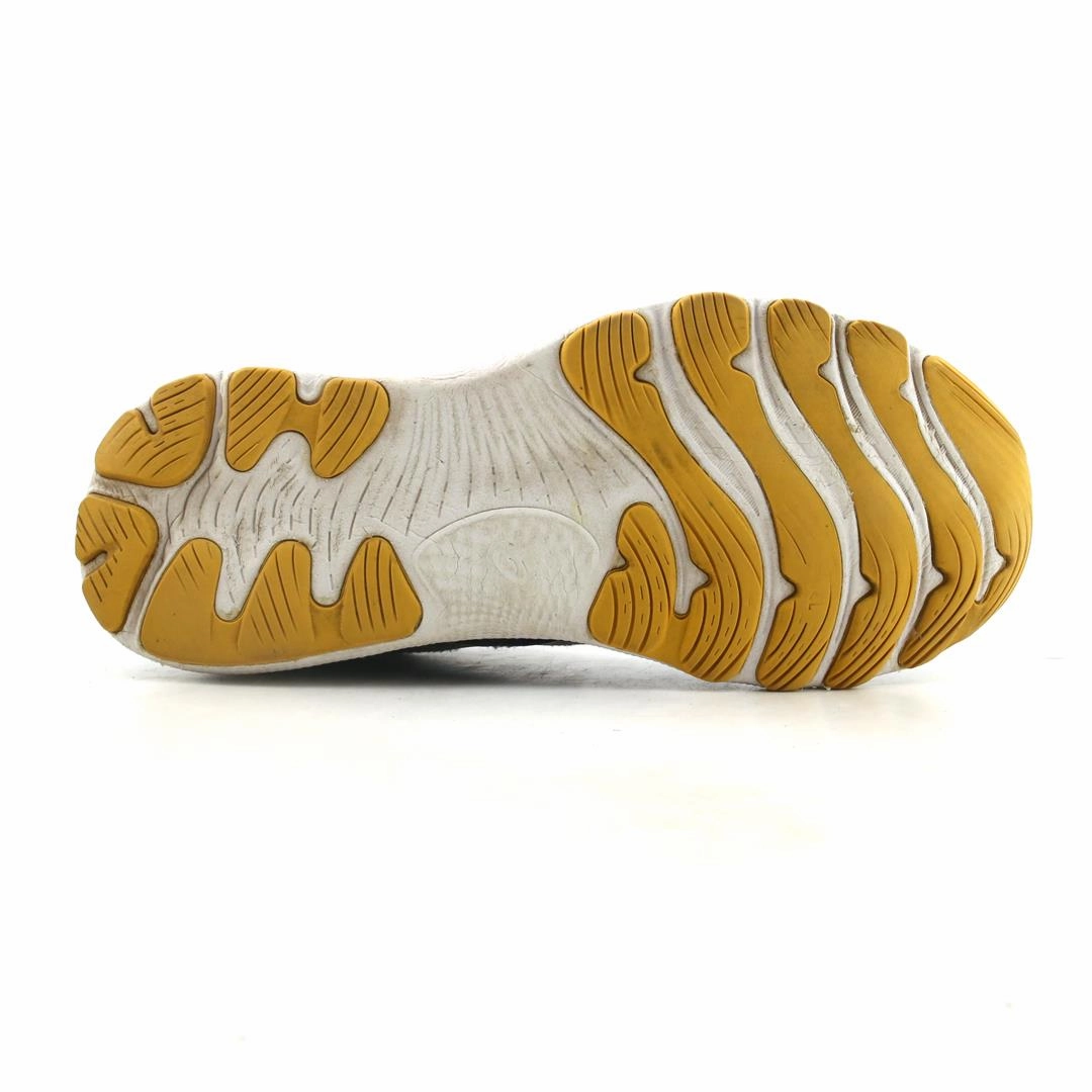 ASICS GEL NIMBUS 24 lightweight athletic shoe visuals