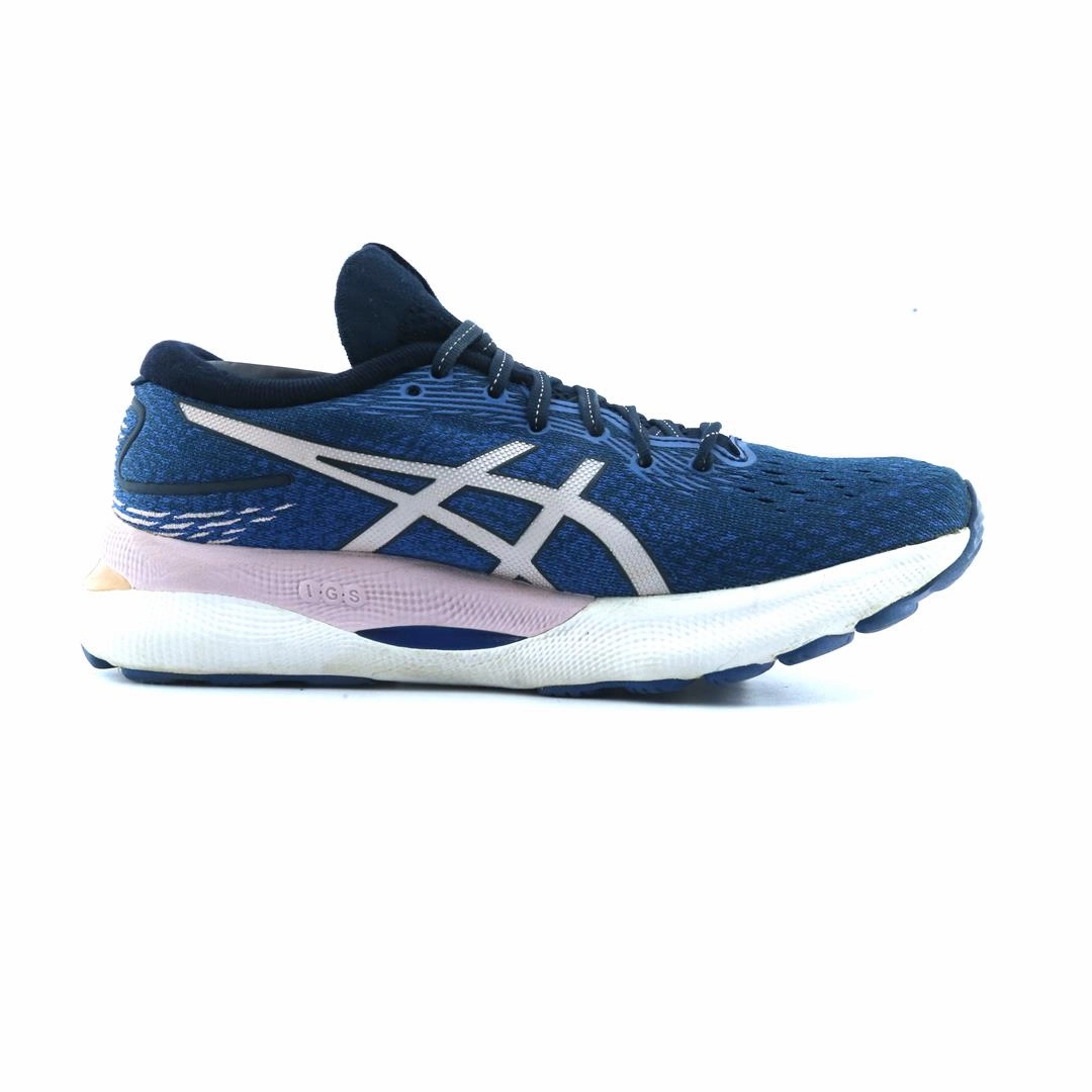 ASICS GEL NIMBUS 24 lightweight athletic shoe visuals