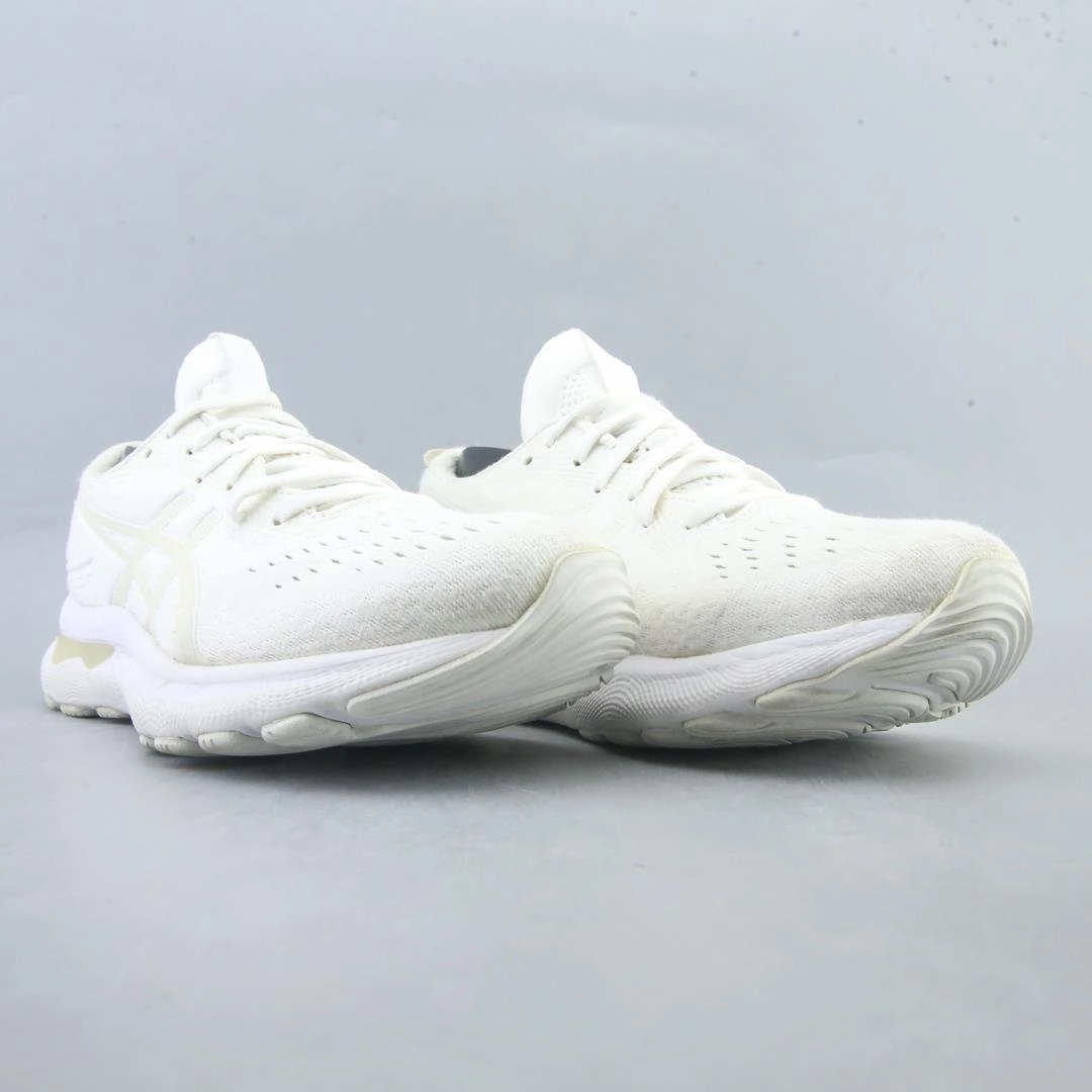 ASICS  GEL NIMBUS 24 lightweight athletic shoe visuals