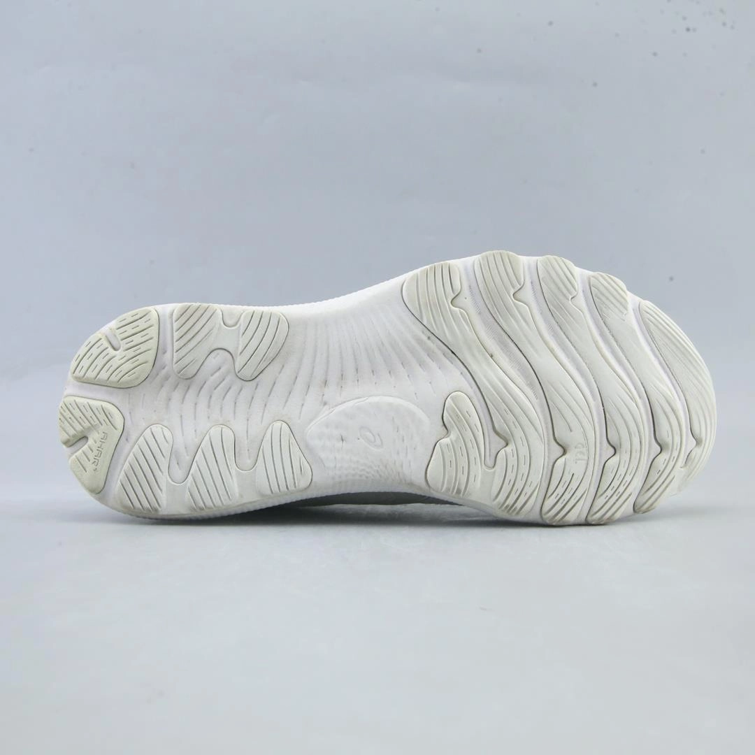 ASICS  GEL NIMBUS 24 lightweight athletic shoe visuals