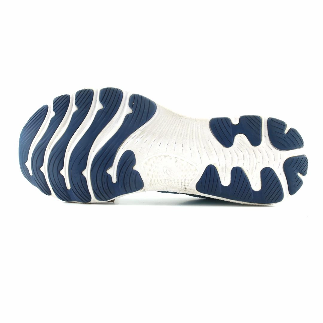 ASICS GEL NIMBUS 24 lightweight athletic shoe visuals