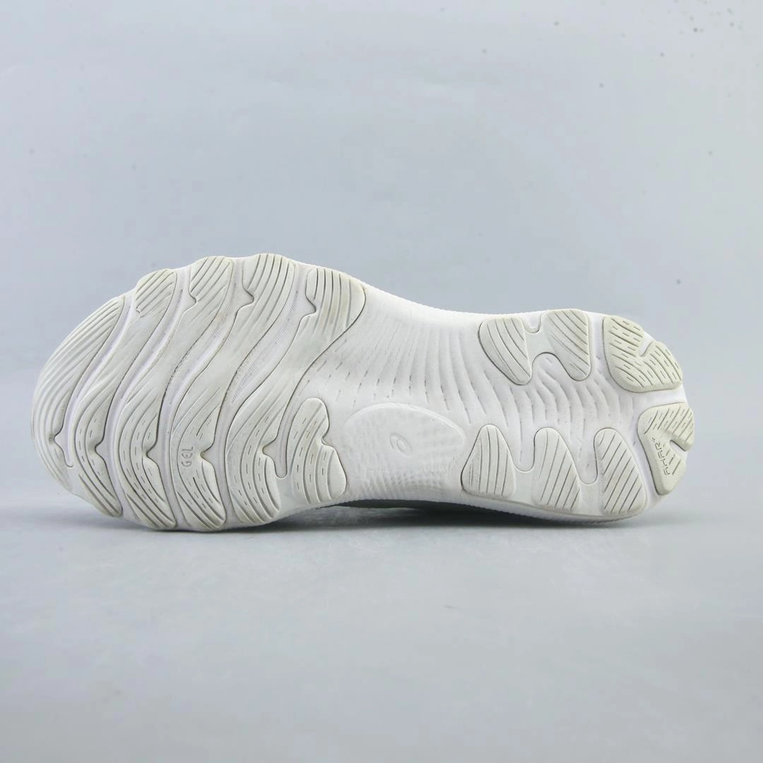 ASICS  GEL NIMBUS 24 lightweight athletic shoe visuals
