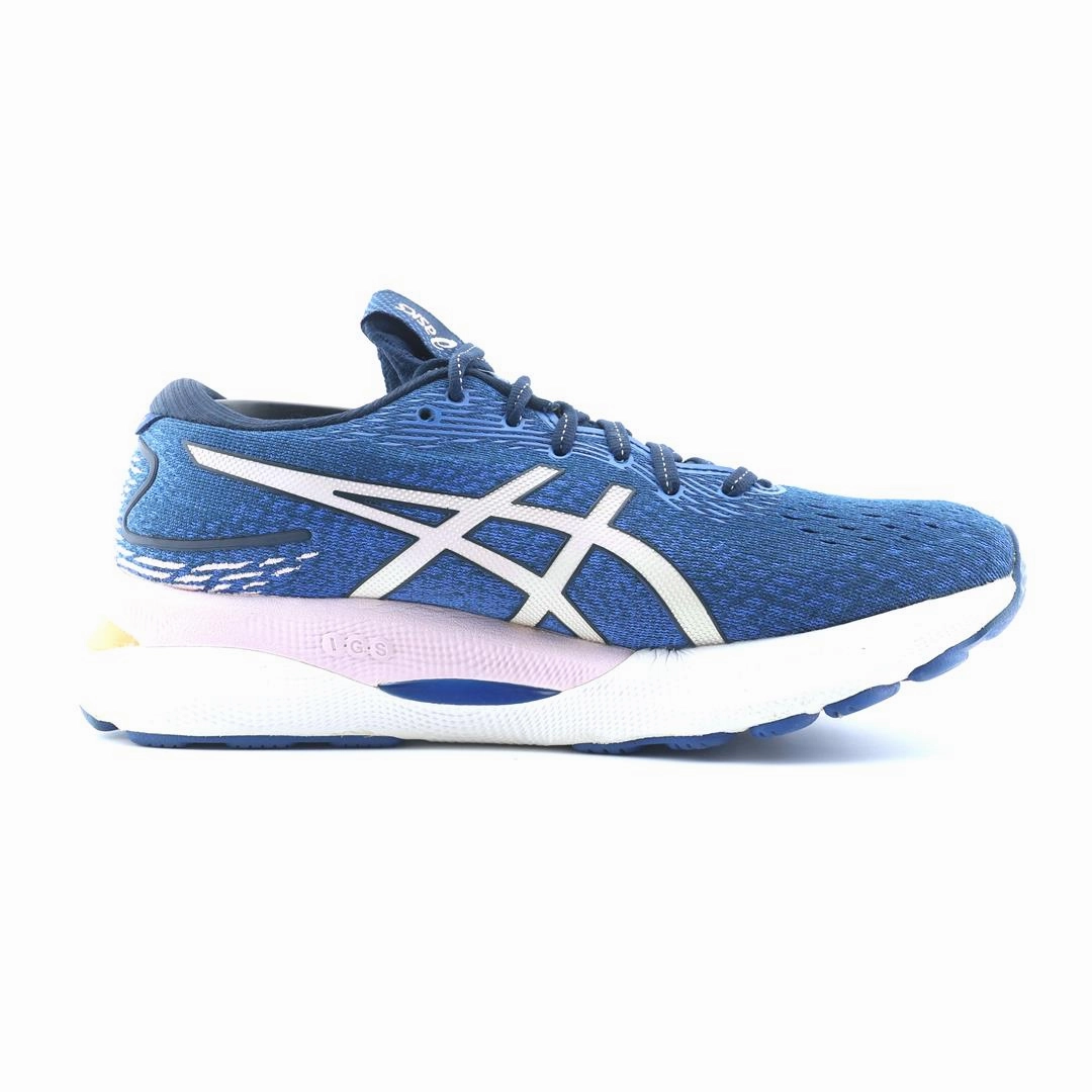 ASICS GEL-NIMBUS 24 performance running shoe photos