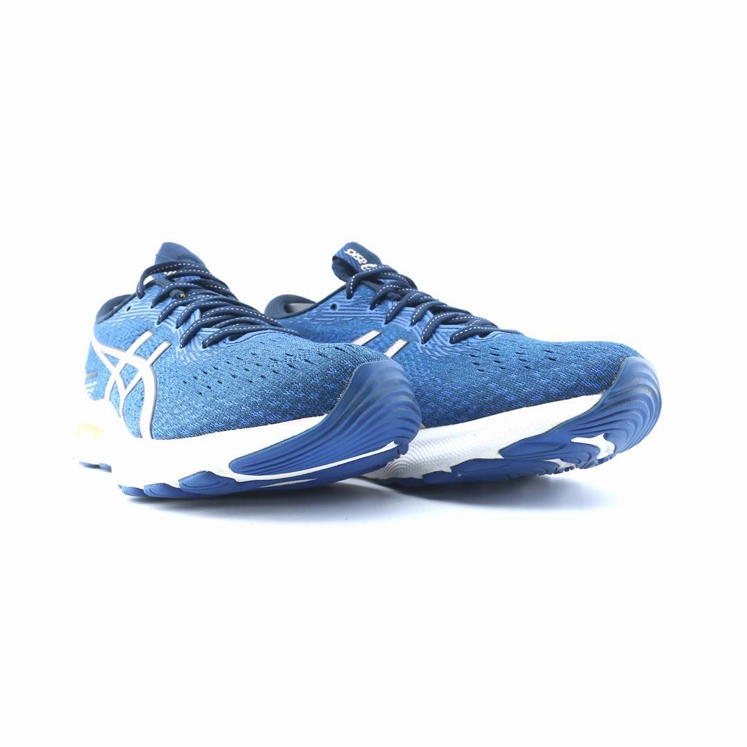 ASICS GEL-NIMBUS 24 performance running shoe photos