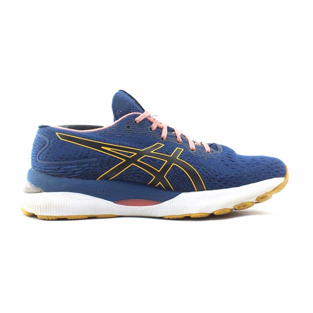 ASICS GEL-NIMBUS 24 sporty Asics footwear images