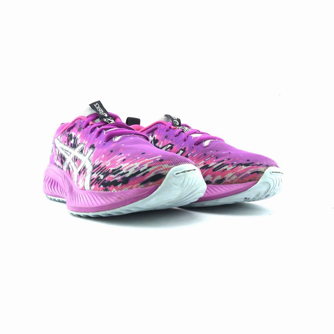 ASICS GEL-NOOSA TRI 16 lightweight athletic shoe visuals