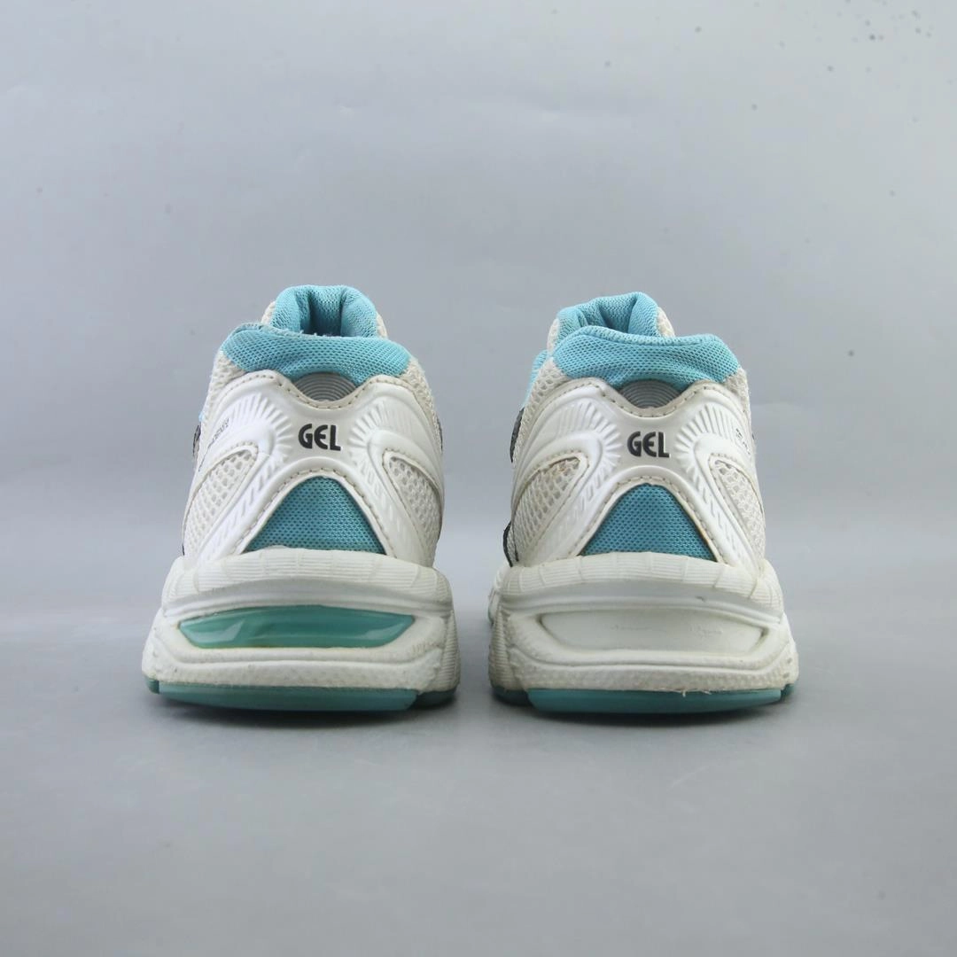 ASICS GEL PHONIX lightweight athletic shoe visuals