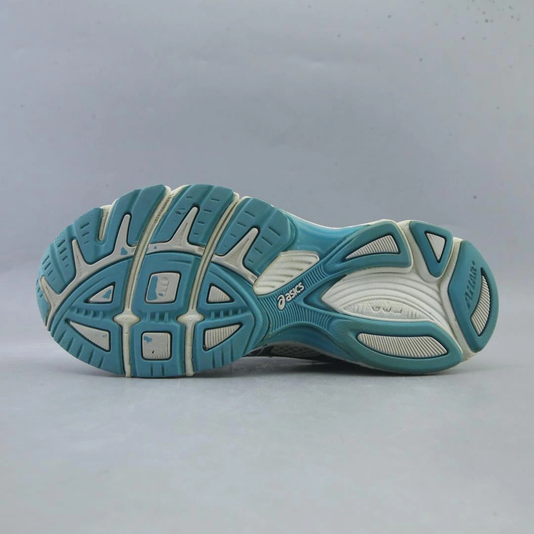 ASICS GEL PHONIX lightweight athletic shoe visuals