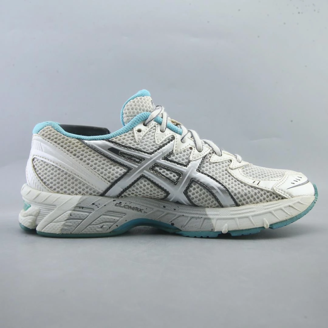 ASICS GEL PHONIX lightweight athletic shoe visuals
