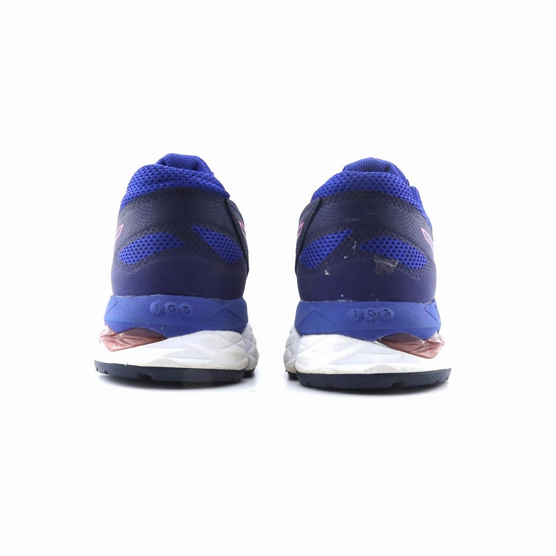 ASICS GEL-SUPERION 2 lightweight athletic shoe visuals