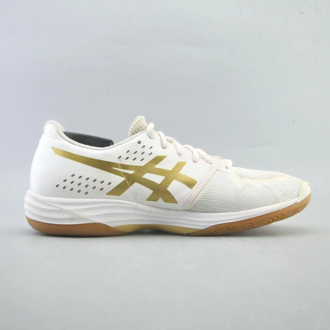 ASICS GEL-TACTIC 2 sporty Asics footwear images