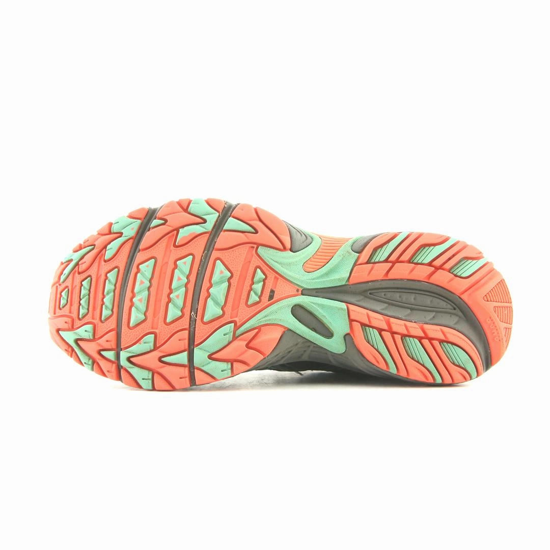 ASICS GEL-VENTURE 5 sporty Asics footwear images