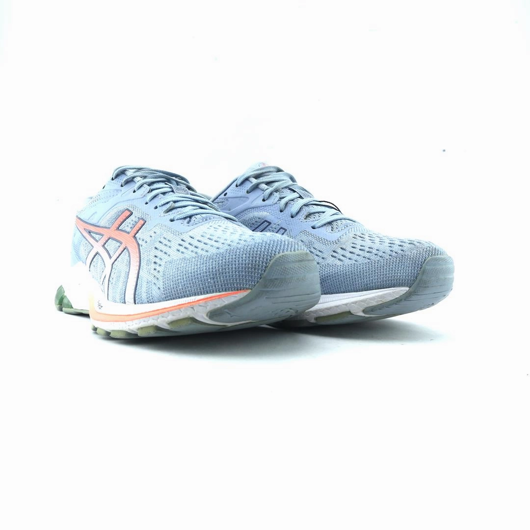 ASICS  GT 1000 10 lightweight athletic shoe visuals