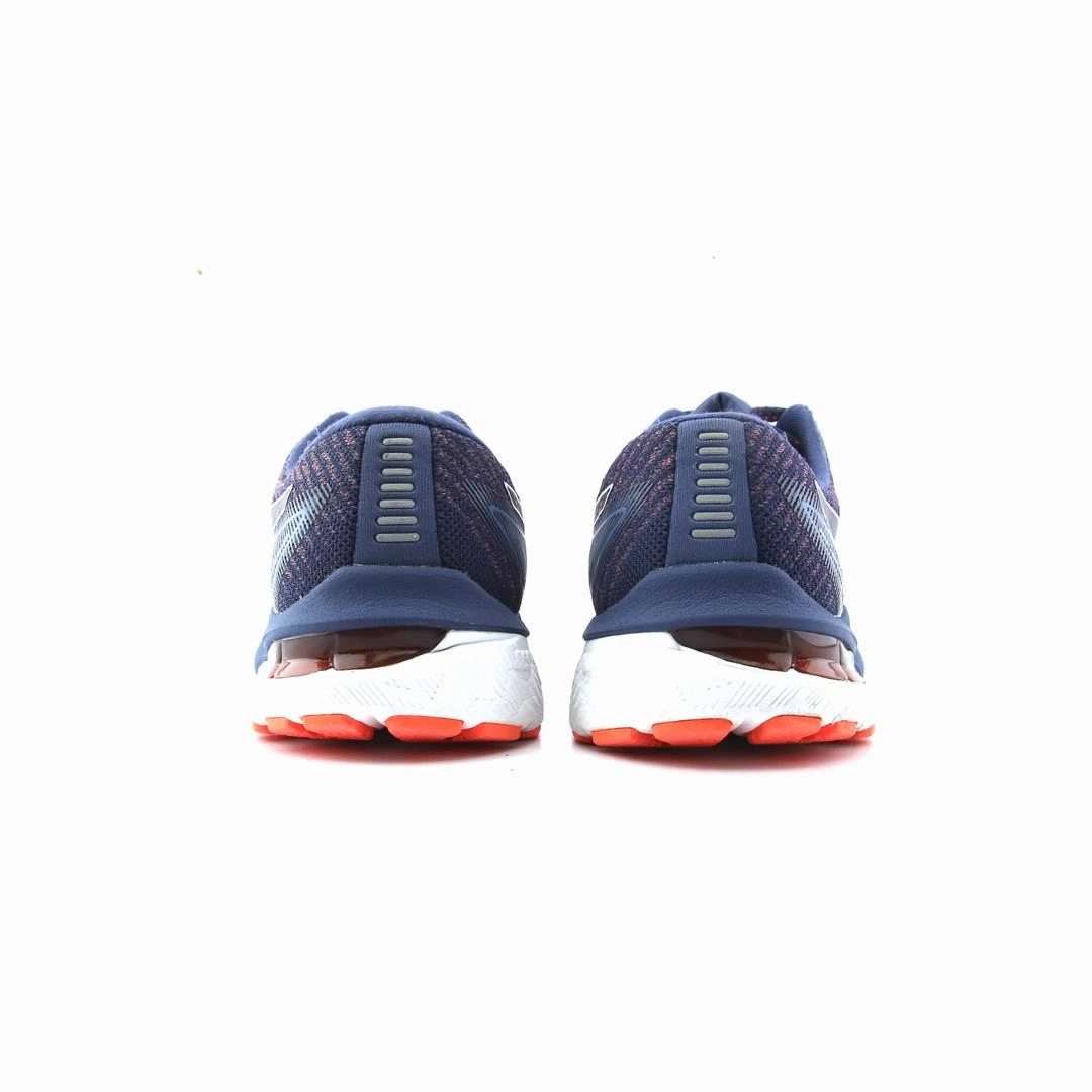 ASICS GT 2000 10 lightweight athletic shoe visuals