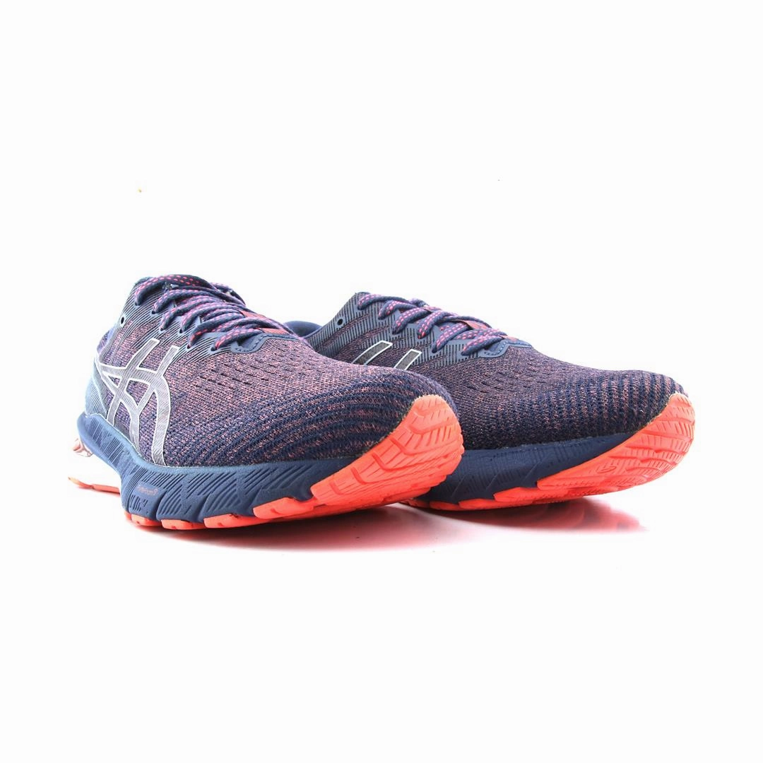 ASICS GT 2000 10 lightweight athletic shoe visuals