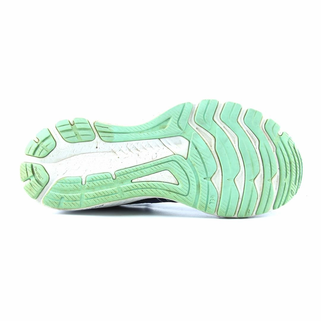 ASICS GT-2000 10 lightweight athletic shoe visuals