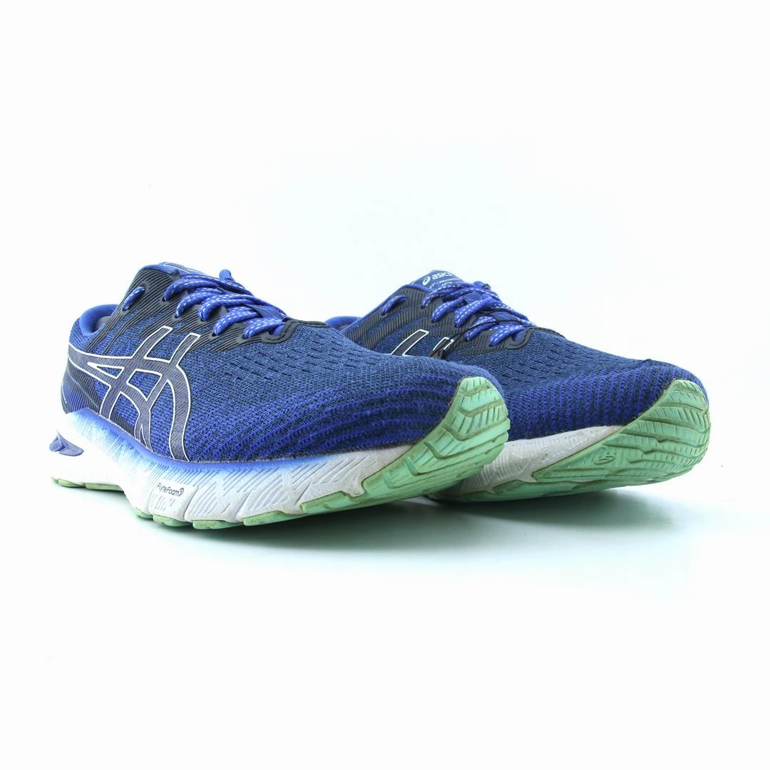 ASICS GT-2000 10 lightweight athletic shoe visuals