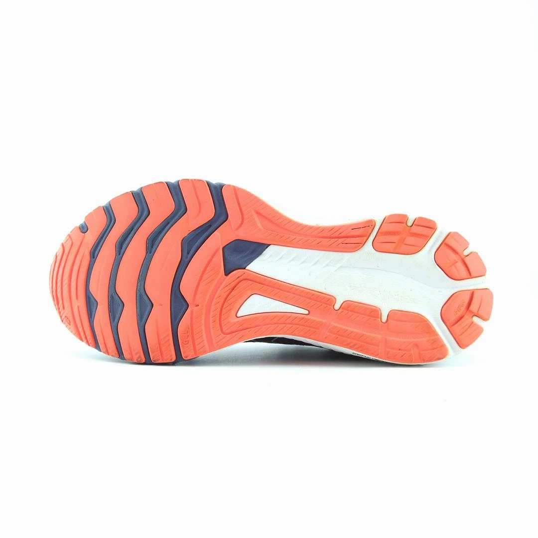 ASICS GT 2000 10 performance running shoe photos