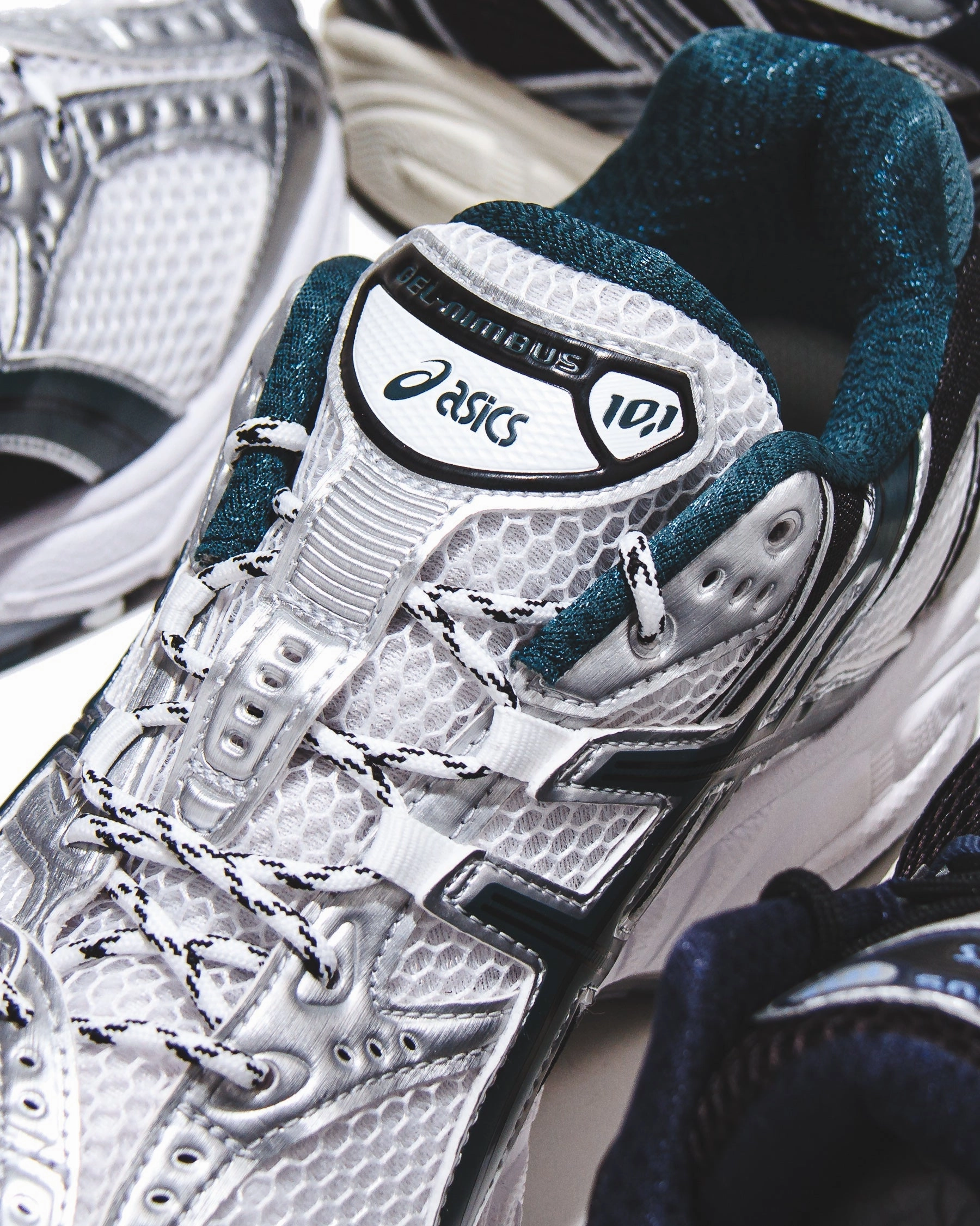 Asics Men Gel-Nimbus 10.1 White Saxon Green 1203A543-103 Asics shoe style pictures