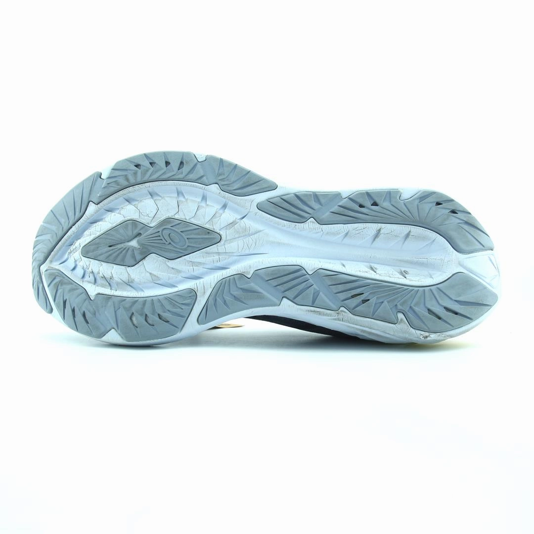 ASICS NOVABLAST 4 trainer shoe design snapshots