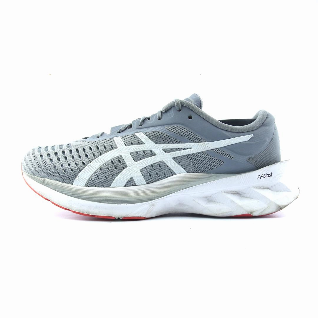 ASICS NOVABLAST Asics lightweight sneakers
