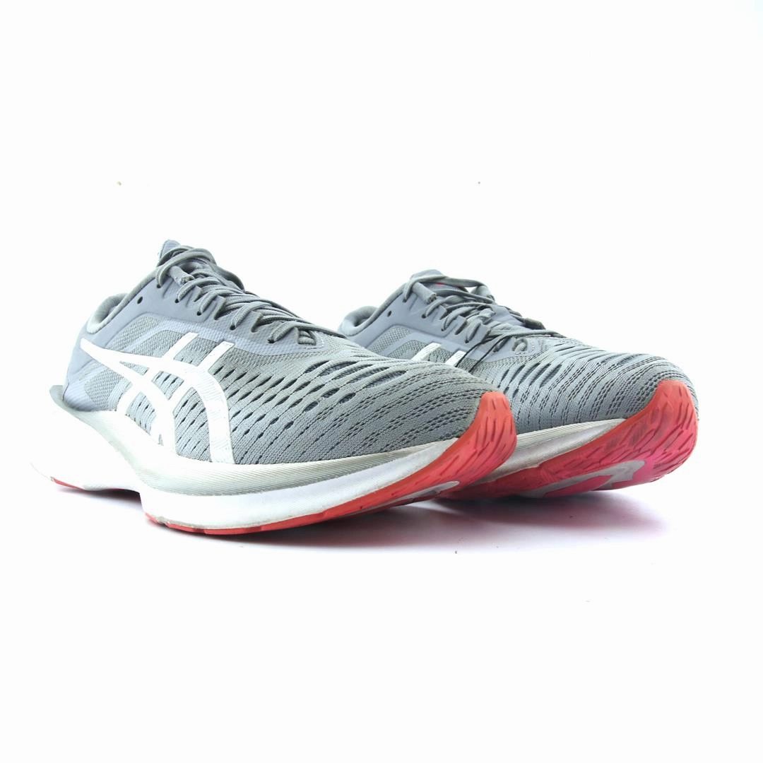ASICS NOVABLAST performance running shoe photos