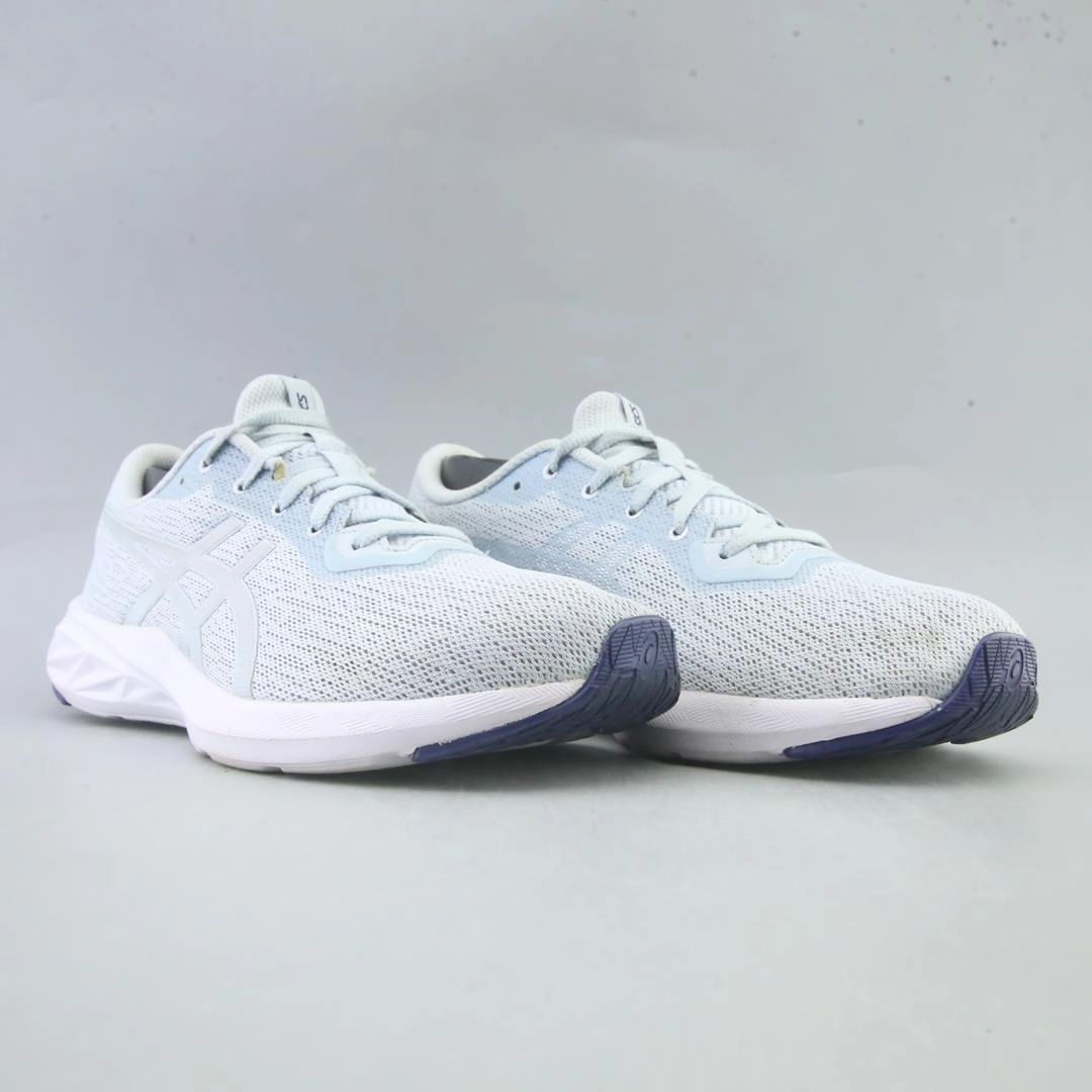 ASICS VERSABLAST 2 sporty Asics footwear images