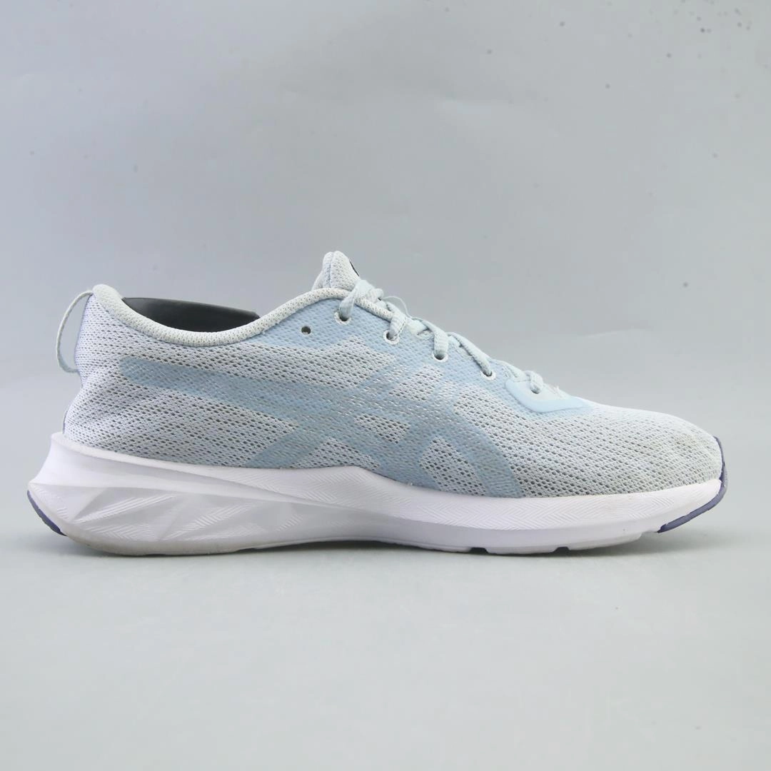 ASICS VERSABLAST 2 sporty Asics footwear images
