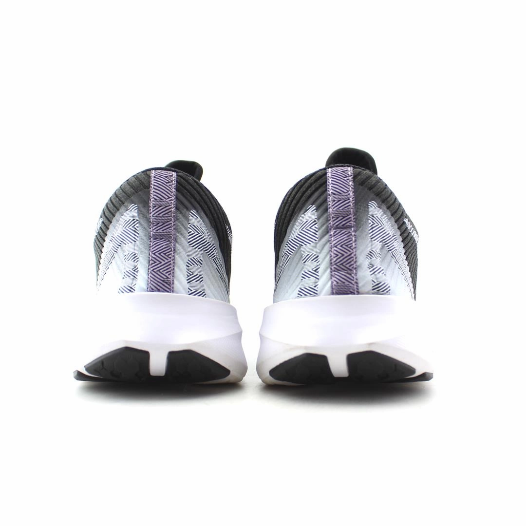 ASICS VERSABLAST trainer shoe design snapshots