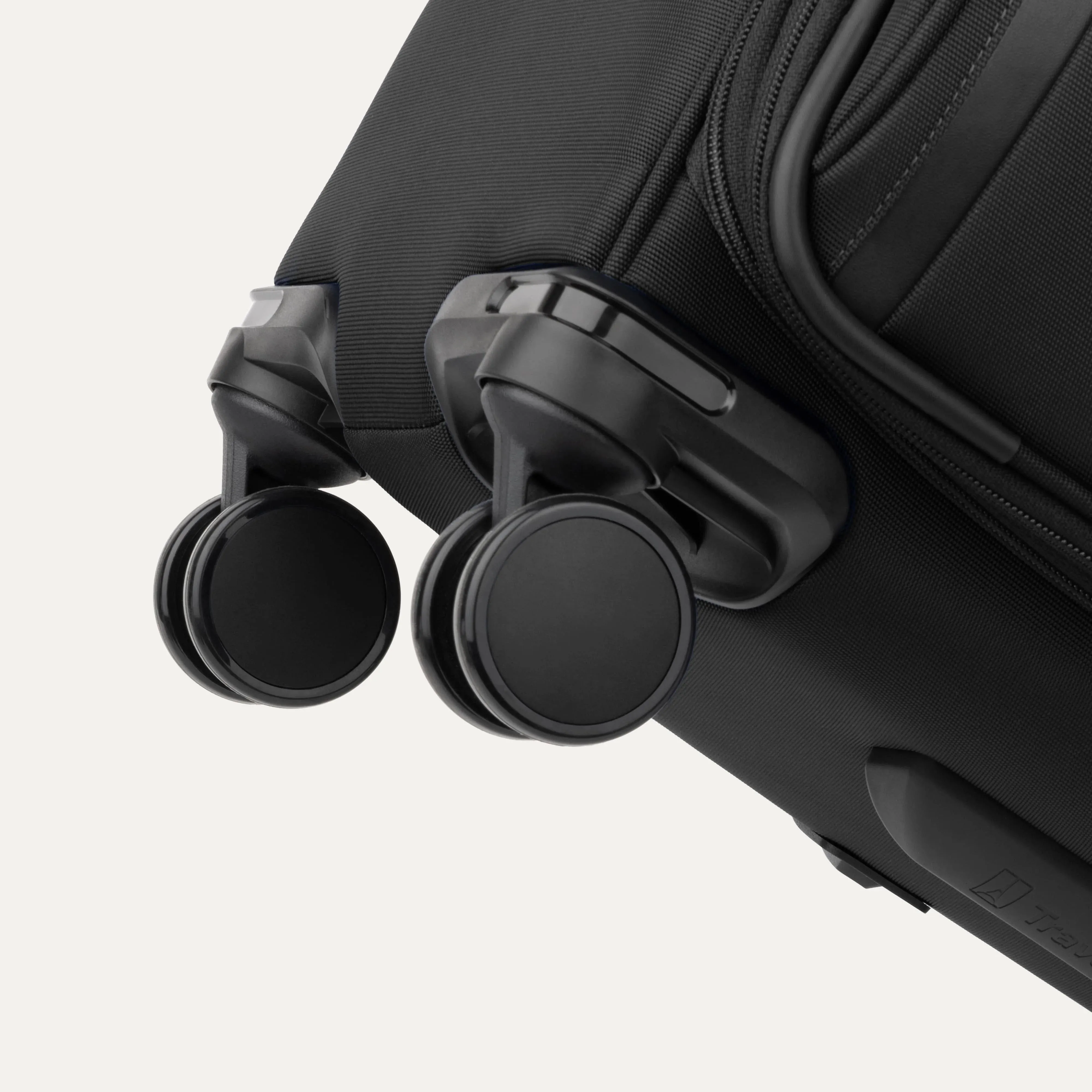 Bags Travelpro Softside VersaPack  Medium Check-In Spinner