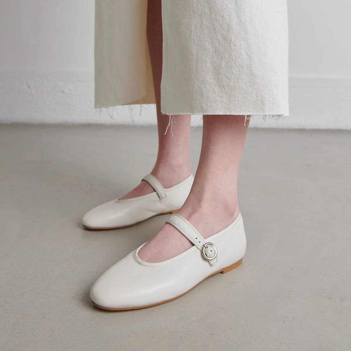 Ballerina Deesse Cuir Ecru Stylish Footwear