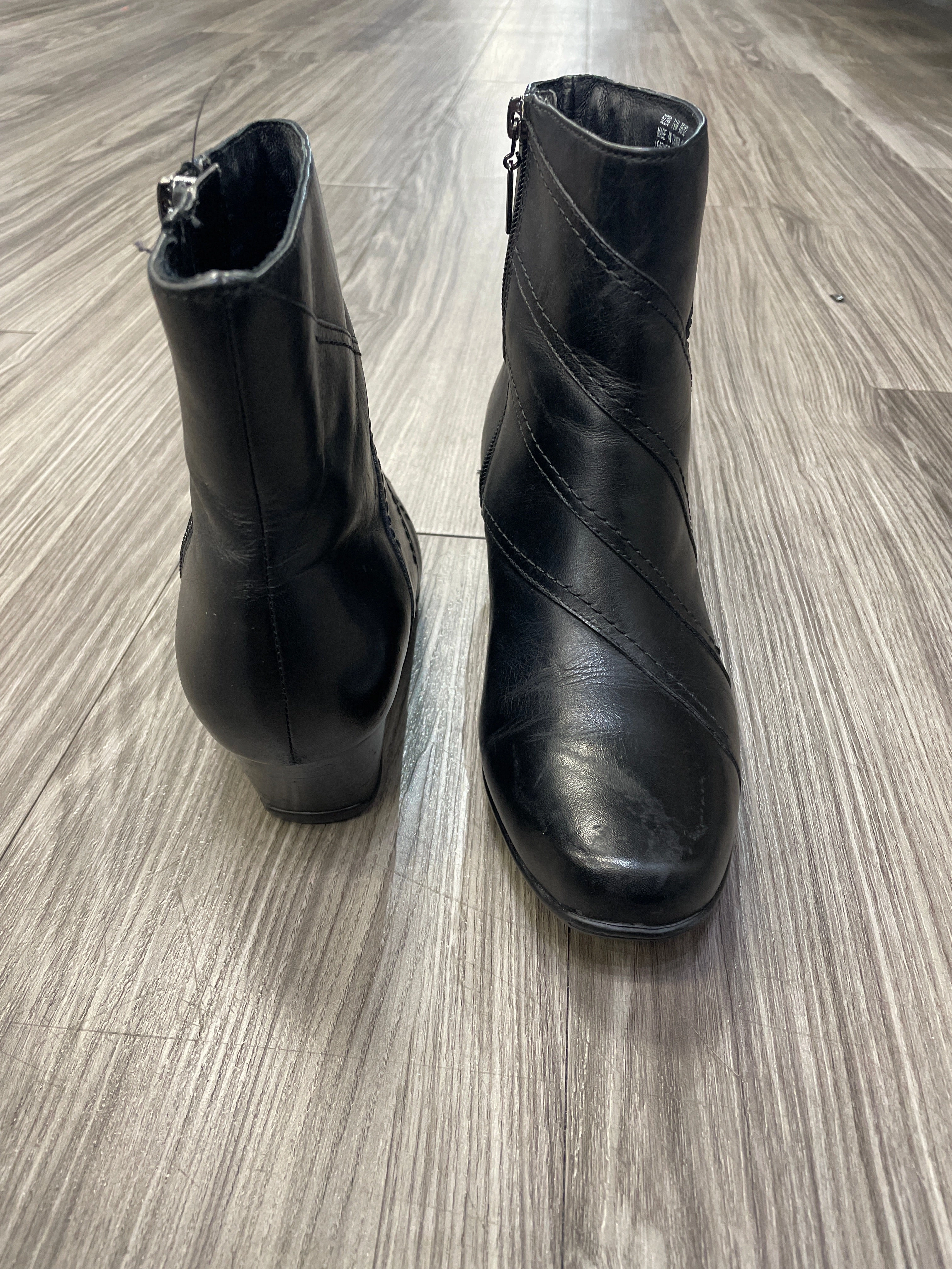 Black Boots Ankle Heels Clarks, Size 7.5 Leather Footwear