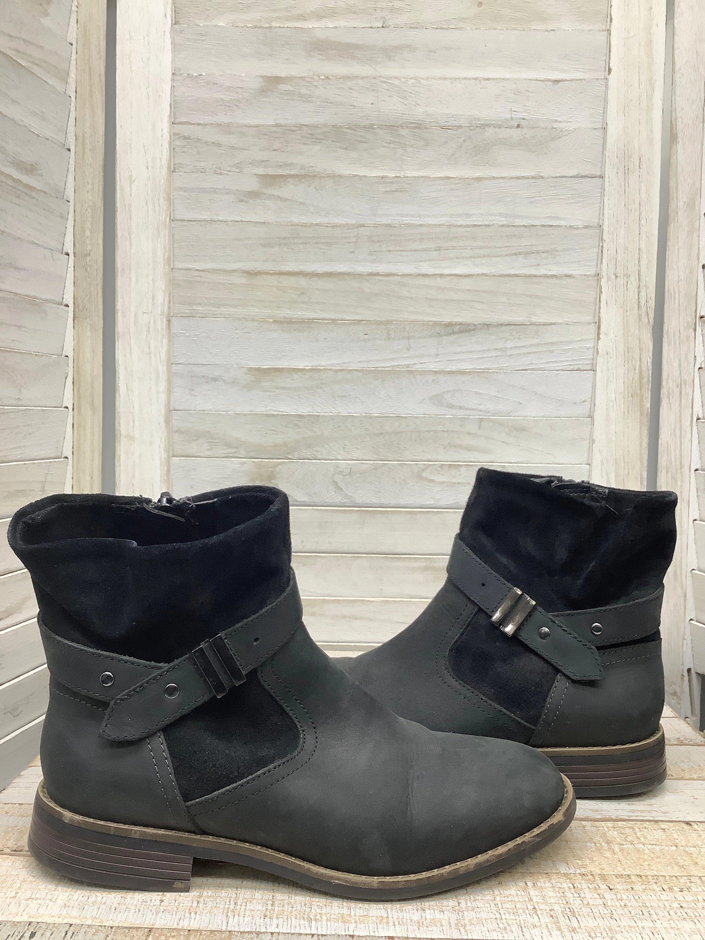 Boots Ankle Flats By Clarks In Black, Size: 6 Leather Footwear