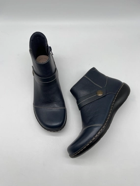 Boots Ankle Flats By Clarks In Blue, Size: 7.5 Clarks leather shoes for daily wear
