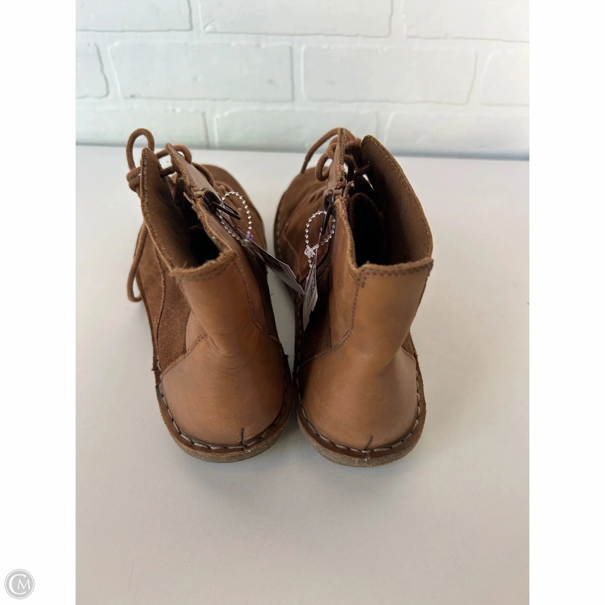 Boots Ankle Flats By Clarks In Brown, Size: 9 Leather Footwear