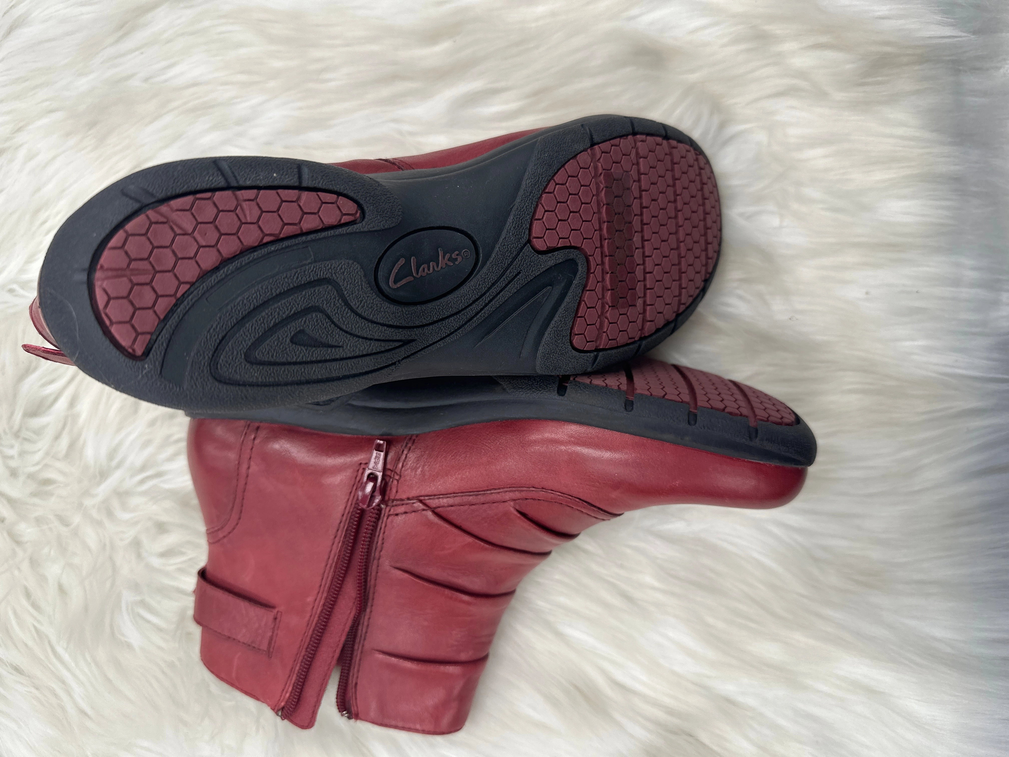 Boots Ankle Flats By Clarks In Red, Size: 8.5 Leather Footwear