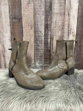 Boots Ankle Flats By Clarks In Taupe, Size: 8.5 Clarks leather shoes for daily wear